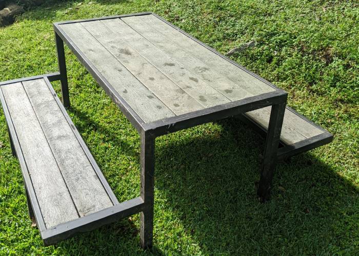 Mesa de picnic de hierro